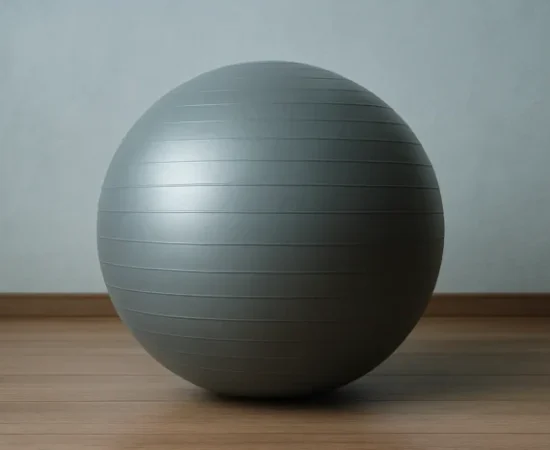 Pilates lopta za kućni trening, idealna za vežbe balansa, stabilnosti i jezgra.